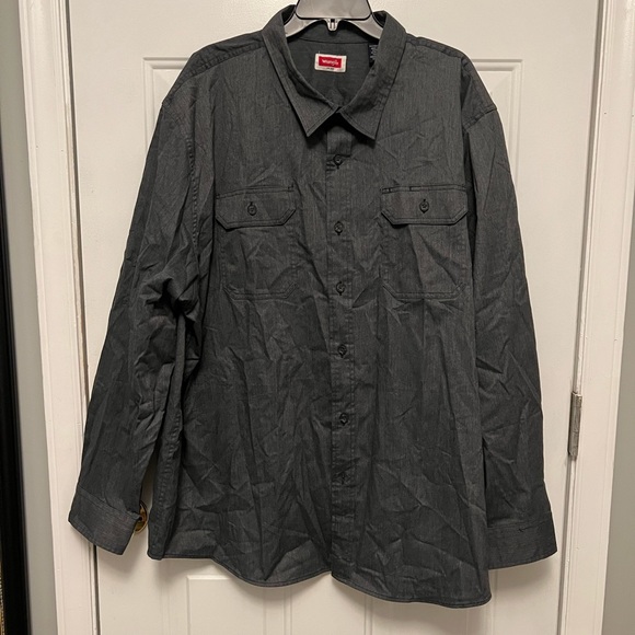 Button down - Picture 2 of 5